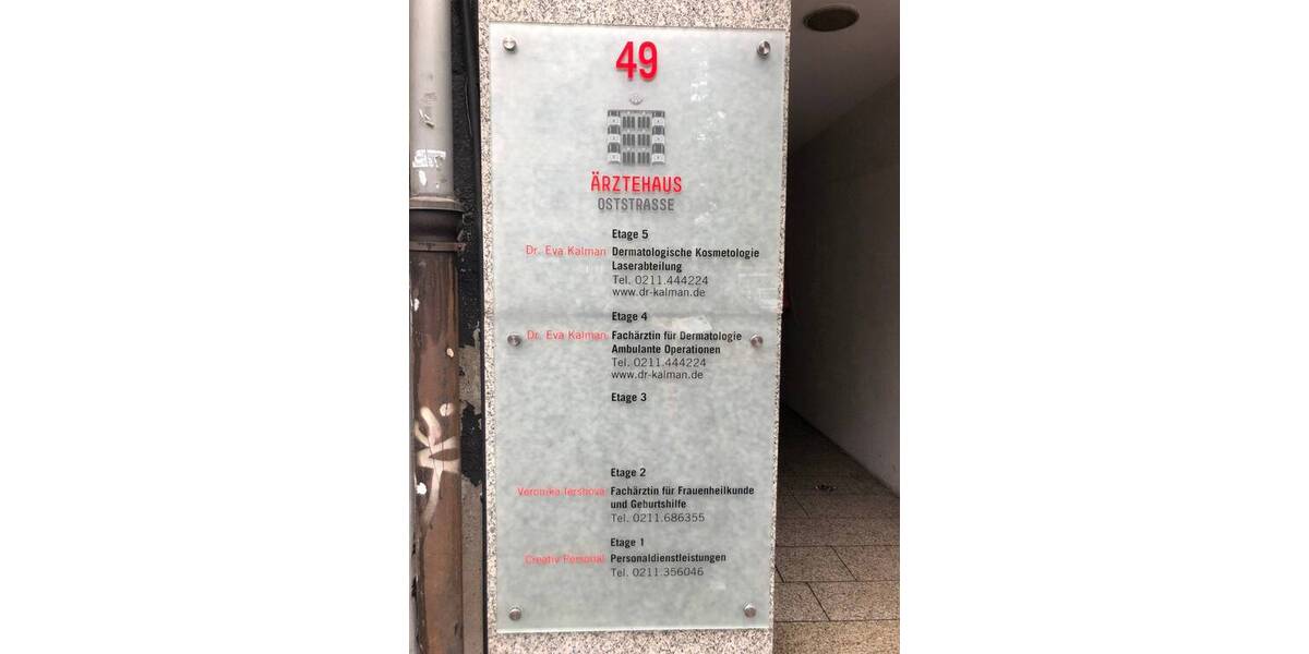 Gewerbeobjekt Düsseldorf Stadtmitte - 4 Zimmer, 125 m&sup2;, 2.500&euro; | Angebot:23953587