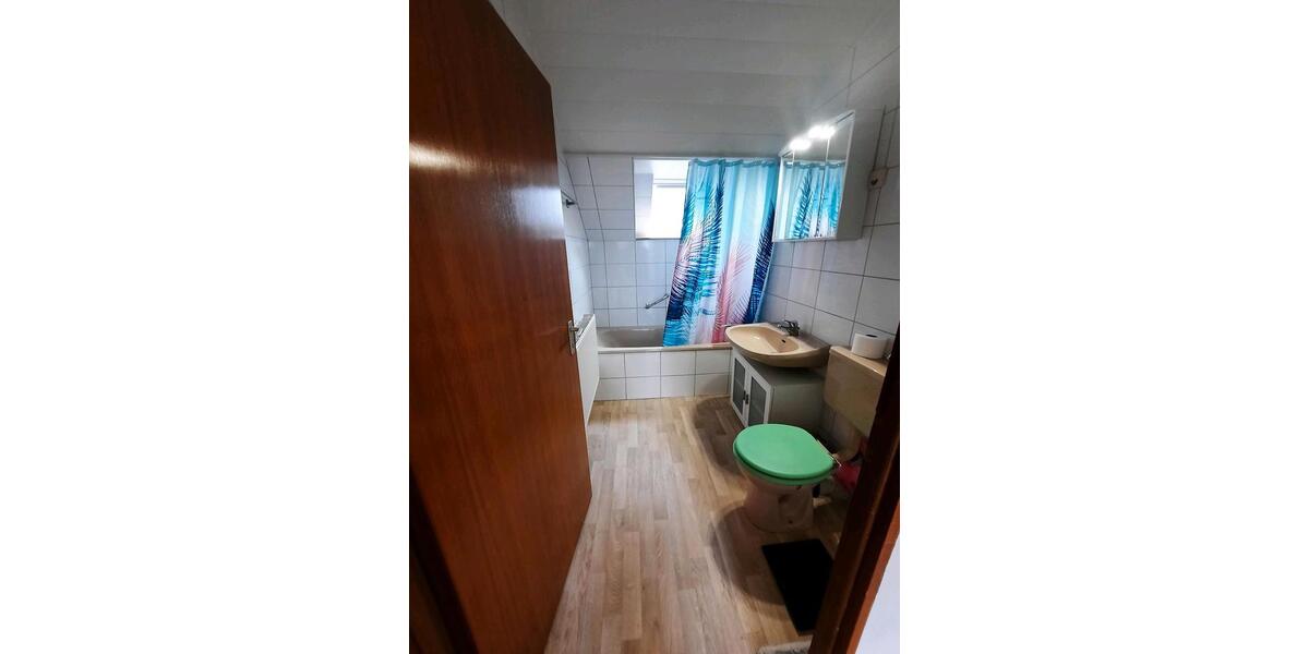 Dachgeschoßwohnung Leverkusen Bergisch Neukirchen - 1 Zimmer, 35 m&sup2;, 350&euro; | Angebot:25714429