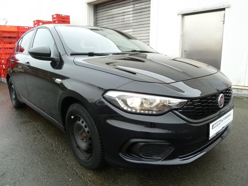 Fiat Tipo Street 1.4 Klima Tempomat Alu+ Winterräder 51.000 km 9.900 € Ratingen 40885