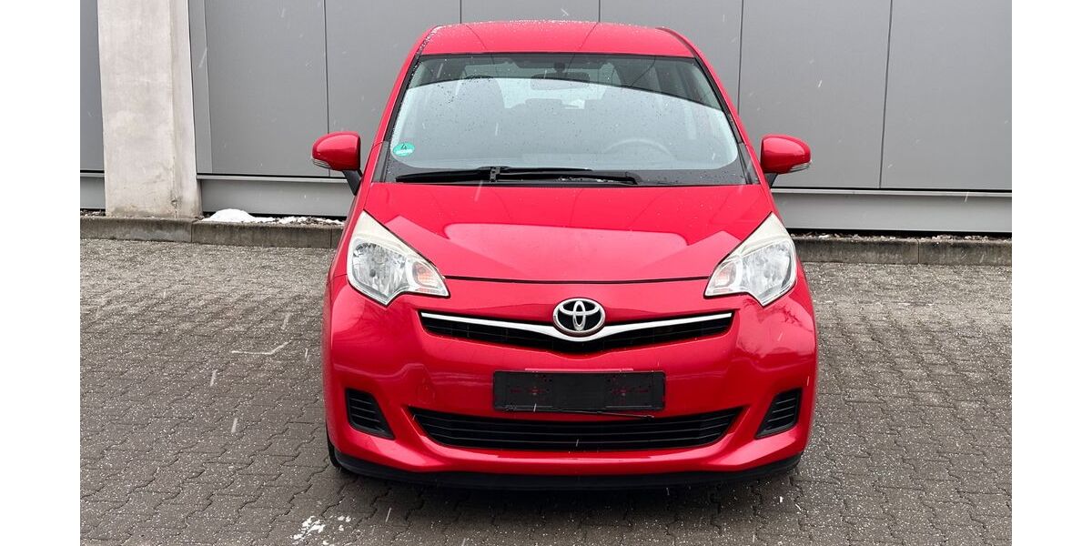 Toyota Verso-S 230.000 km 3.290 &euro; Düsseldorf - Bezirk 8 40231