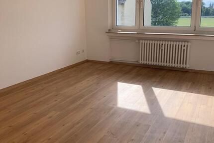 Wohnung Essen Stadtbezirk II - 3 Zimmer, 67 m&sup2;, 700&euro; | Angebot:25408502
