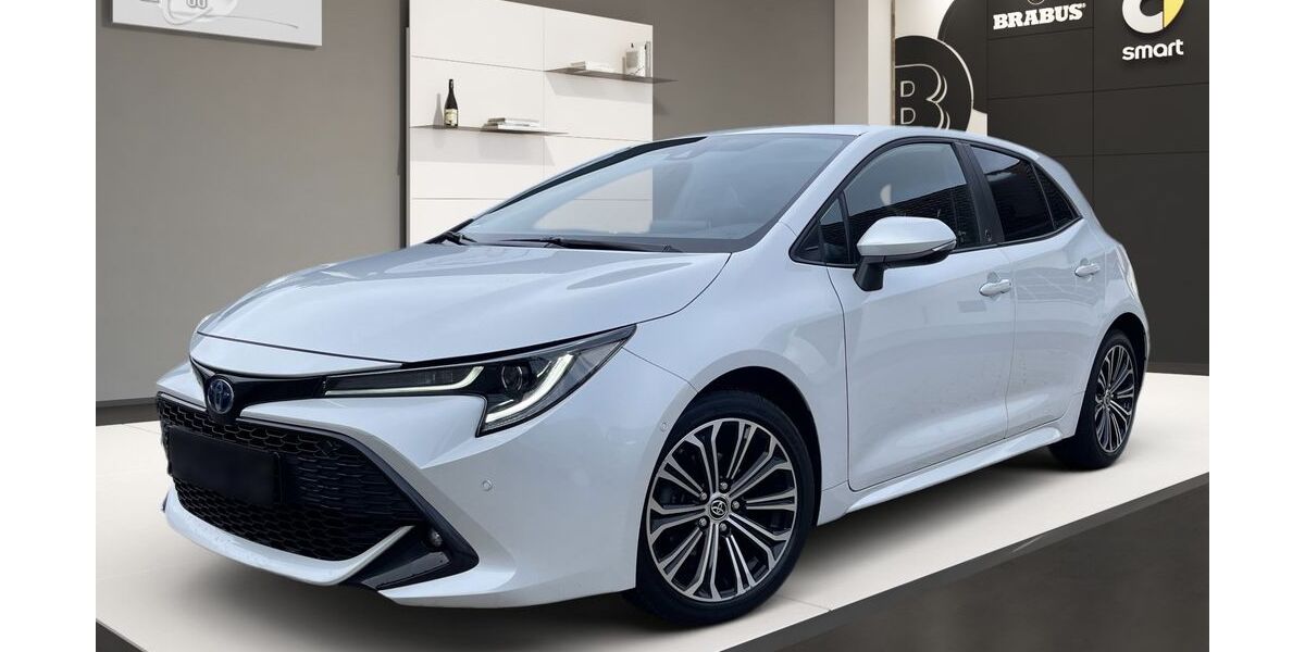 Toyota Corolla 32.824 km 21.488 &euro; Köln 51069