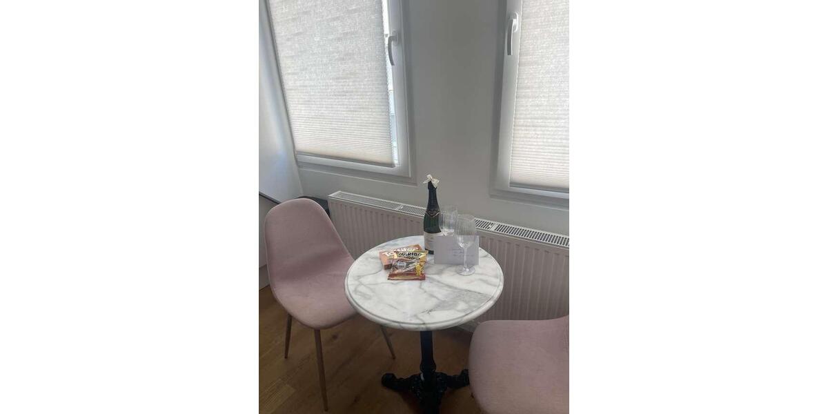 Etagenwohnung Düsseldorf Stadtmitte - 2 Zimmer, 52 m&sup2;, 1.350&euro; | Angebot:24363858
