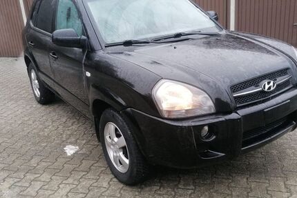 Hyundai TUCSON 227.000 km 2.450 &euro; Köln 51065