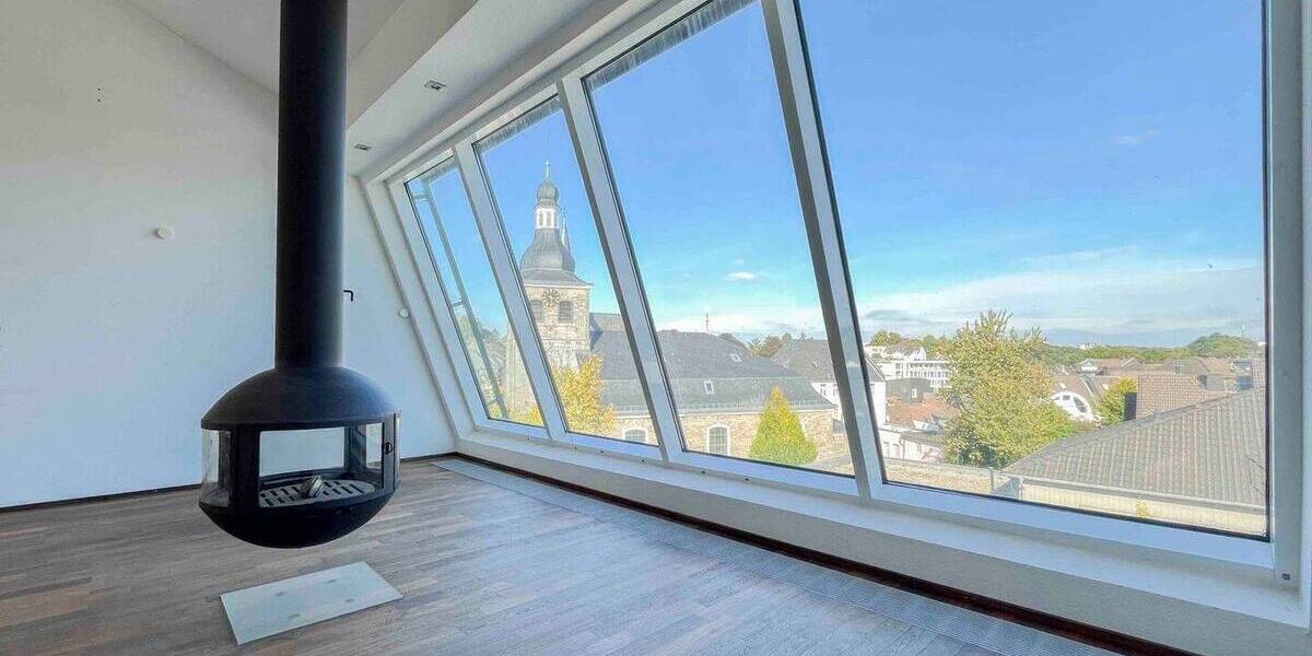 Leben in der Innenstadt: Gepflegtes Reihenmittelhaus samt Dachterrasse und TG-Stellplatz 5 zimmer