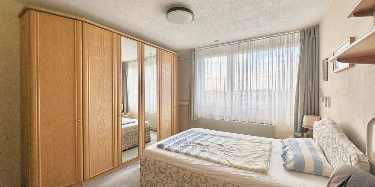 Etagenwohnung Bergisch Gladbach Bockenberg - 5 Zimmer, 129 m&sup2;, 245.000&euro; | Angebot:25718486