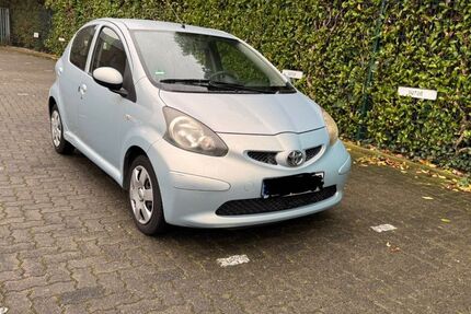 Toyota Aygo (X) 149.000 km 2.895 &euro; Düsseldorf 40239