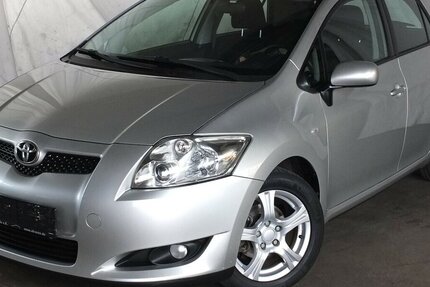 Toyota Auris 1.6i BLACK WEEK 25: SOL ALLE INSPEKTIONEN GA 174.885 km 4.908 € Köln 50858