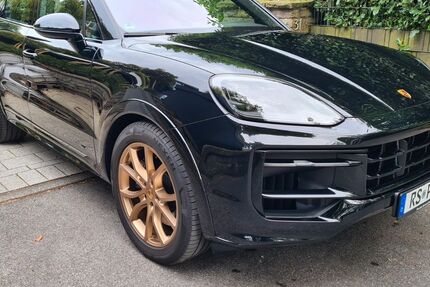 Porsche Cayenne 19.200 km 93.750 &euro; Remscheid 42855