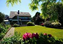 Haus zum Kaufen in Ratingen 1.190.000 € 278 m²