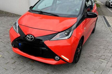 Toyota Aygo (X) 102.000 km 5.000 € Essen 45357
