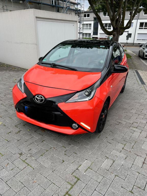 Toyota Aygo (X) 102.000 km 5.000 € Essen 45357