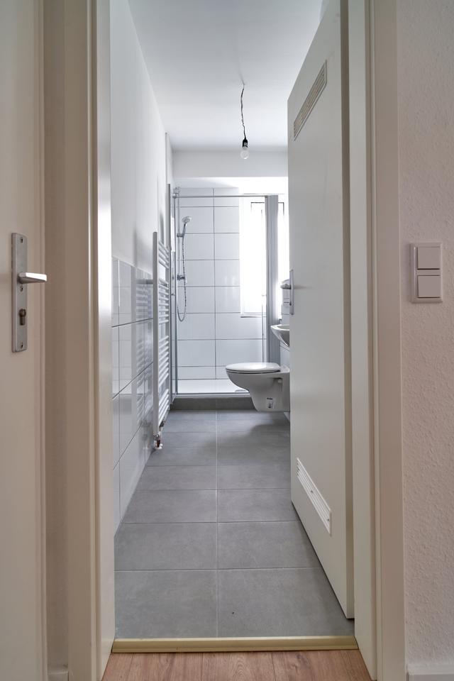 Wunderschöne,modernisierte 2- Zimmer Eigentumswohnung mit Terasse