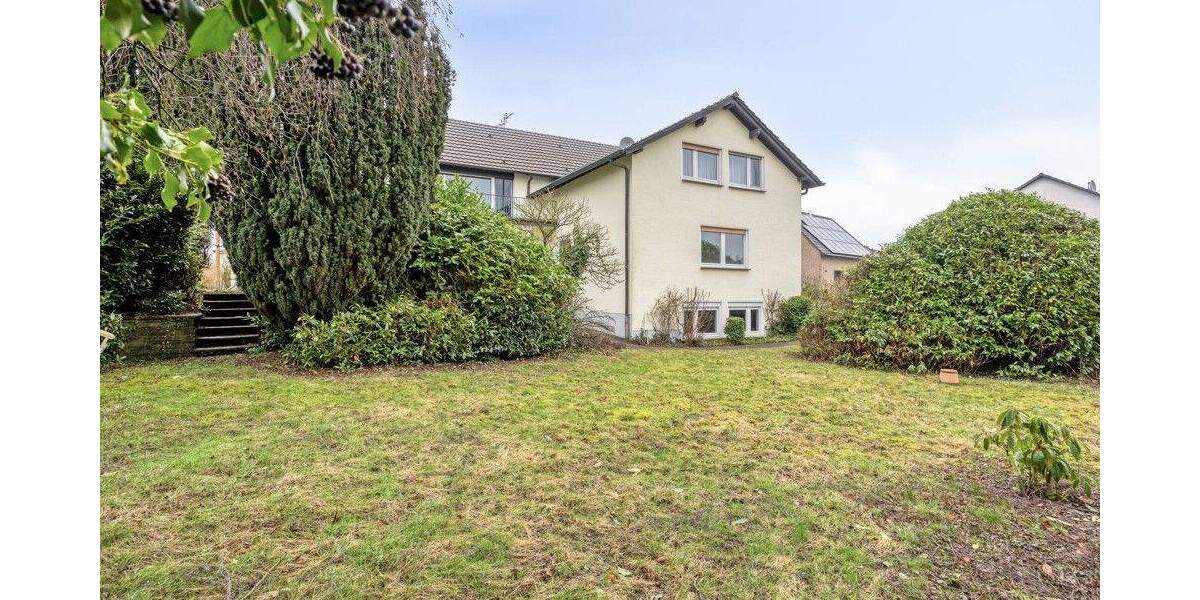 Großzügiges Einfamilienhaus mit zwei Einliegerwohnungen in Odenthal Eikamp - Mehrfamilienhaus, Wohnhaus Odenthal / Eikamp Eikamp | Angebot:25900153