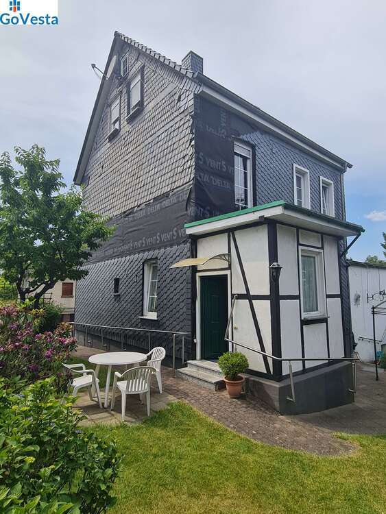 Haus zum Kaufen in Solingen 444.000 € 200 m²