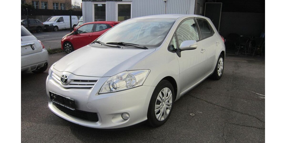 Toyota Auris 148.200 km 5.990 € Köln 51105
