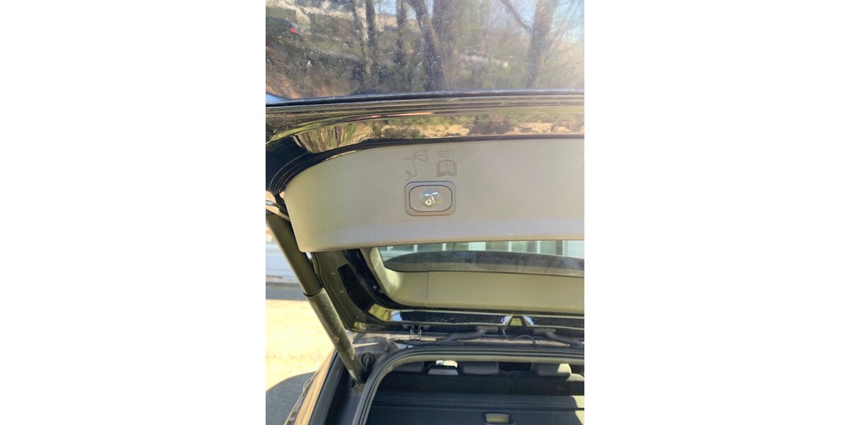 Ford Kuga 61.400 km 18.800 € Neuss 41460