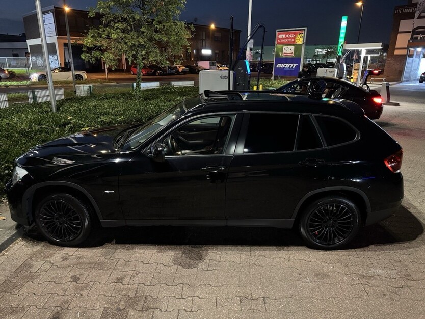BMW X1 205.000 km 9.999 € Düsseldorf 40213