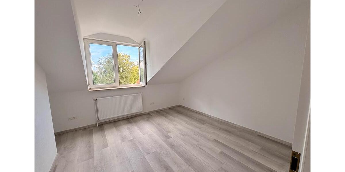 Dachgeschoßwohnung Hattingen Blankenstein - 4.5 Zimmer, 98 m&sup2;, 239.000&euro; | Angebot:26993457