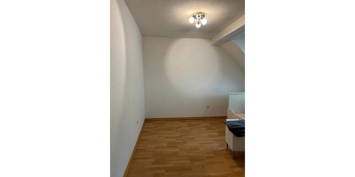 Dachgeschoßwohnung Köln Mülheim - 1 Zimmer, 23 m&sup2;, 417&euro; | Angebot:24870003