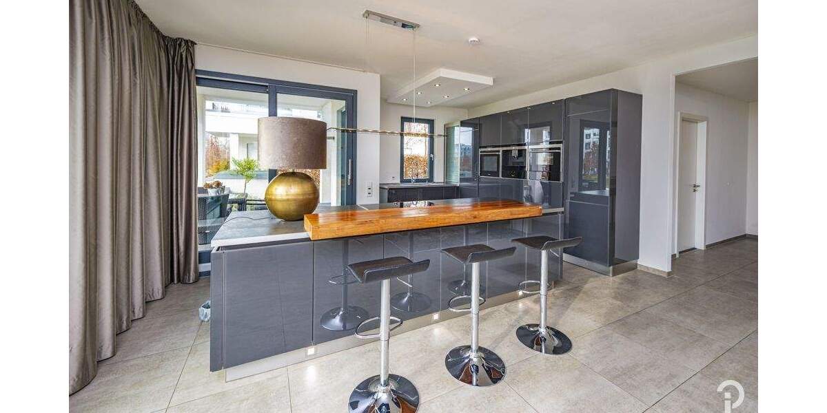 Etagenwohnung Düsseldorf Oberkassel - 3 Zimmer, 130 m&sup2;, 2.900&euro; | Angebot:24808266