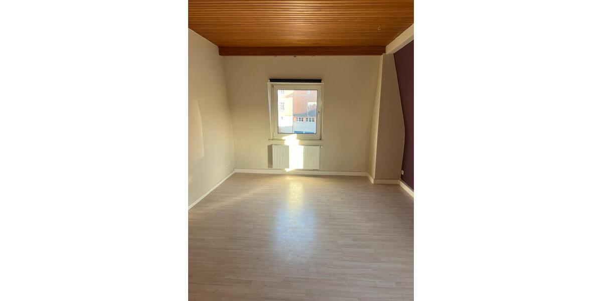 Dachgeschoßwohnung Wuppertal Gemarkung Elberfeld - 3 Zimmer, 70 m&sup2;, 610&euro; | Angebot:24842509