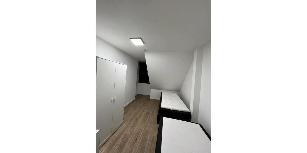 Dachgeschoßwohnung Köln Mülheim - 3 Zimmer, 67 m&sup2;, 1.250&euro; | Angebot:25981104