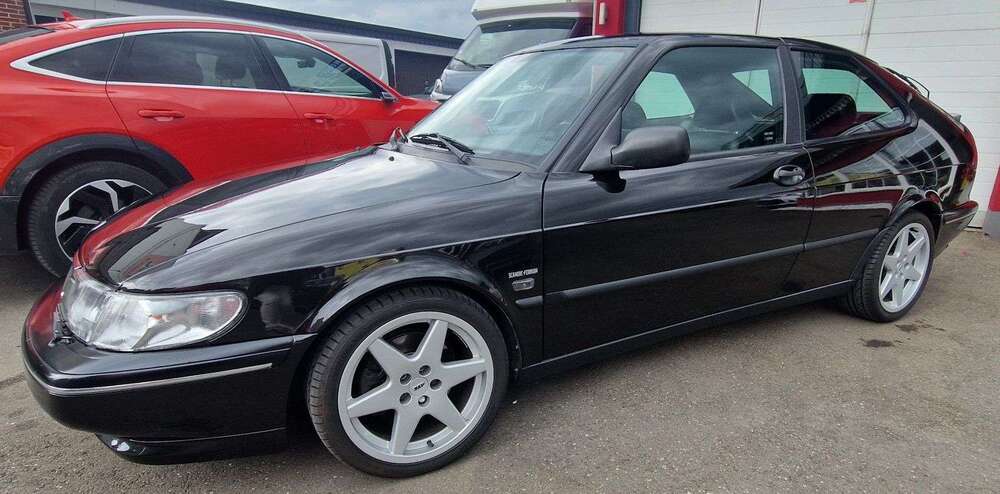 900