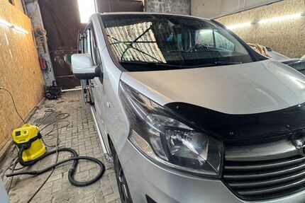 Opel Vivaro 238.000 km 15.000 &euro; Hilden 40724