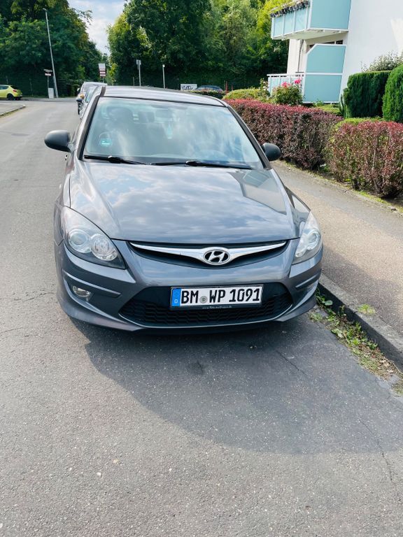 i30