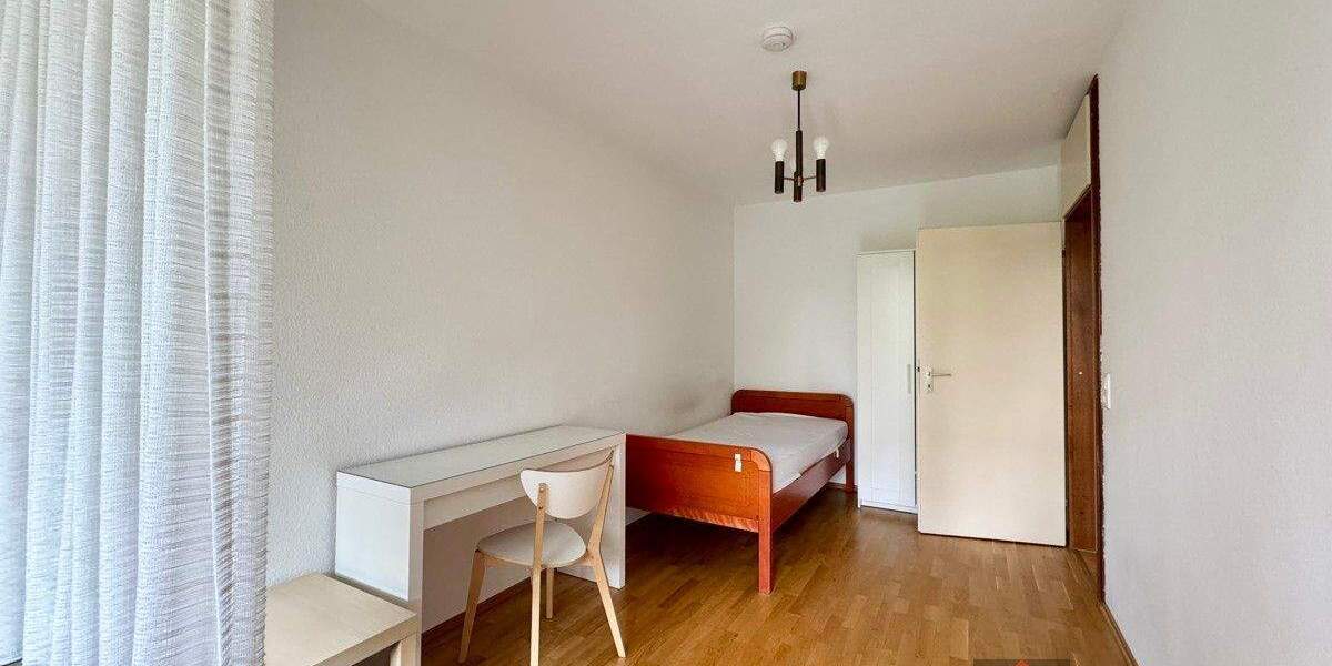 Etagenwohnung Düsseldorf Golzheim - 5 Zimmer, 105 m&sup2;, 550.000&euro; | Angebot:24810215
