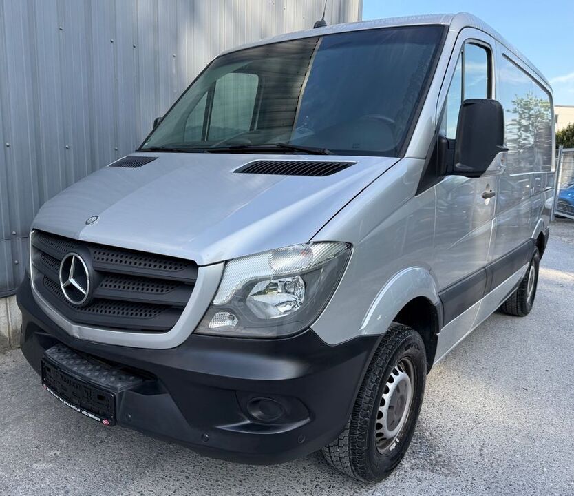 Mercedes-Benz Sprinter 172.848 km 10.990 € Bergisch Gladbach 51467