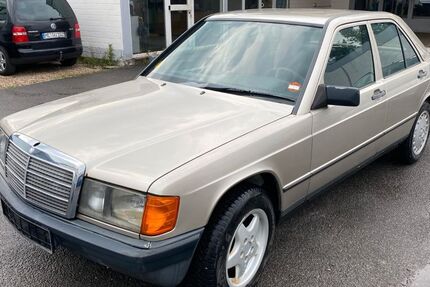 Mercedes-Benz 190 107.000 km 3.200 € Monheim 40789