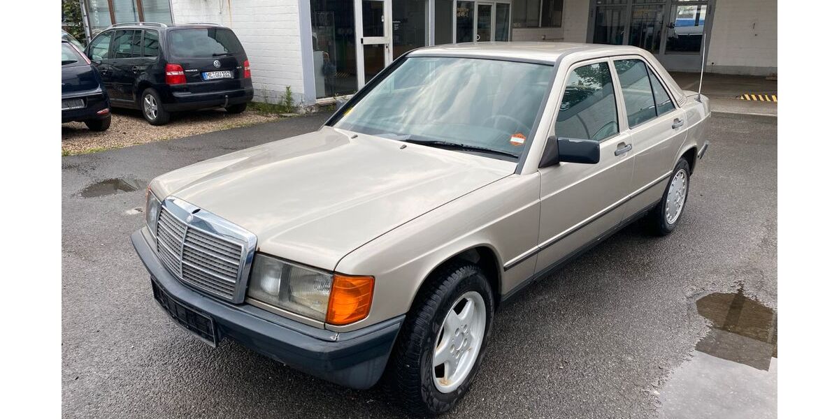 Mercedes-Benz 190 107.000 km 3.200 € Monheim 40789