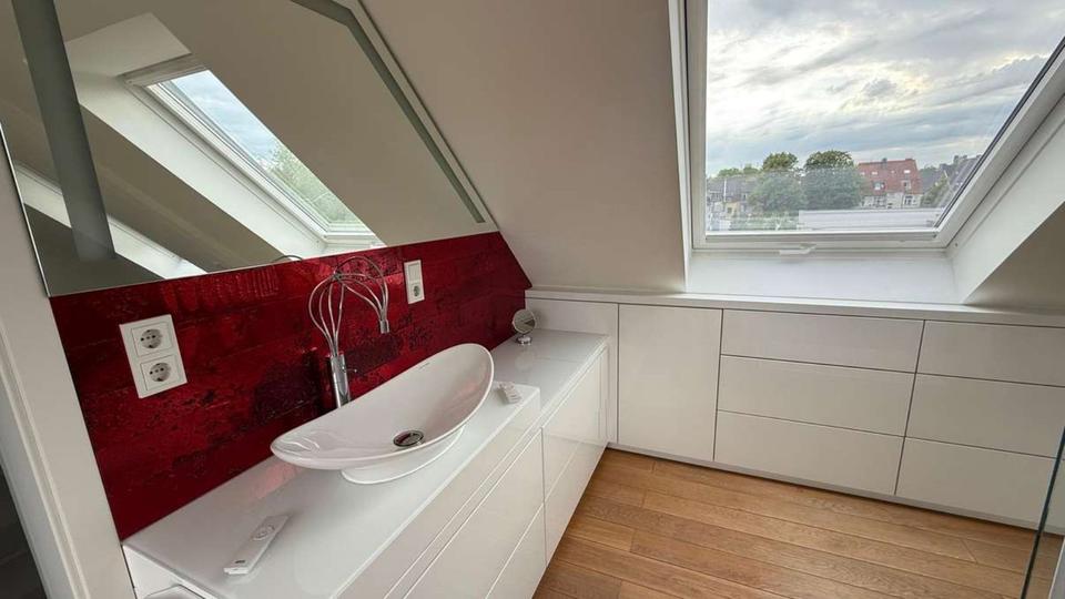 Dachgeschoßwohnung Essen Stadtbezirk II - 1 Zimmer, 72 m&sup2;, 1.250&euro; | Angebot:25148843