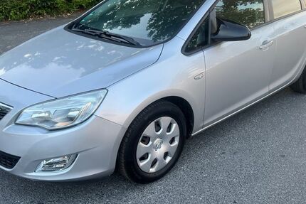 Opel Astra 178.000 km 2.899 &euro; Düsseldorf 40239
