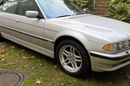 BMW 740 119.170 km 29.500 &euro; Düsseldorf 40470