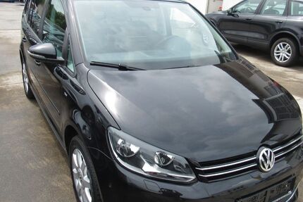 VW Touran 111.000 km 11.800 &euro; Leverkusen 51371