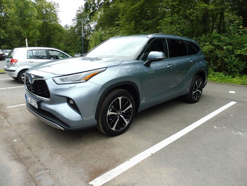 Toyota Highlander 125.789 km 43.500 € Köln 50678