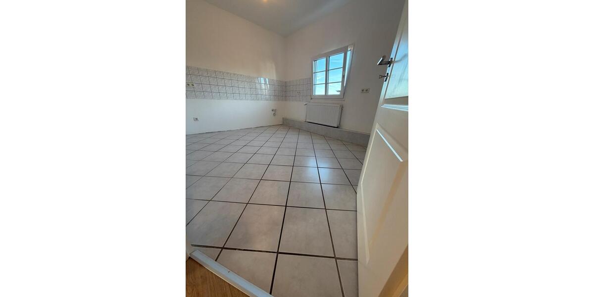 Dachgeschoßwohnung Remscheid Lüttringhausen - 2 Zimmer, 63 m&sup2;, 500&euro; | Angebot:25635993