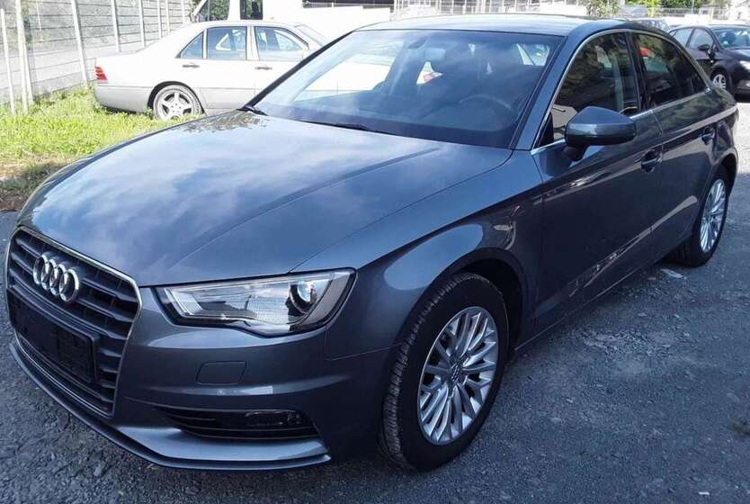 Audi A3 129.000 km 14.900 € Wülfrath 42489