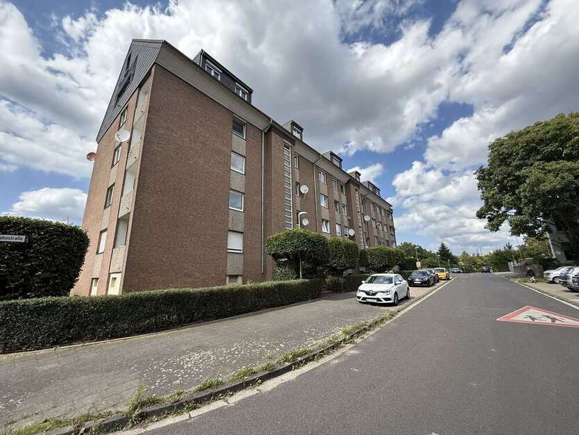 Wohnung zum Kaufen in Neuss 99.000 € 36.57 m² 1 zimmer