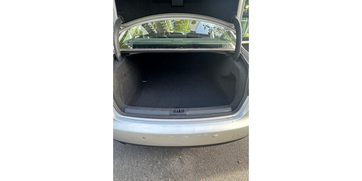 Audi A4 137.484 km 8.350 € Düsseldorf 40213