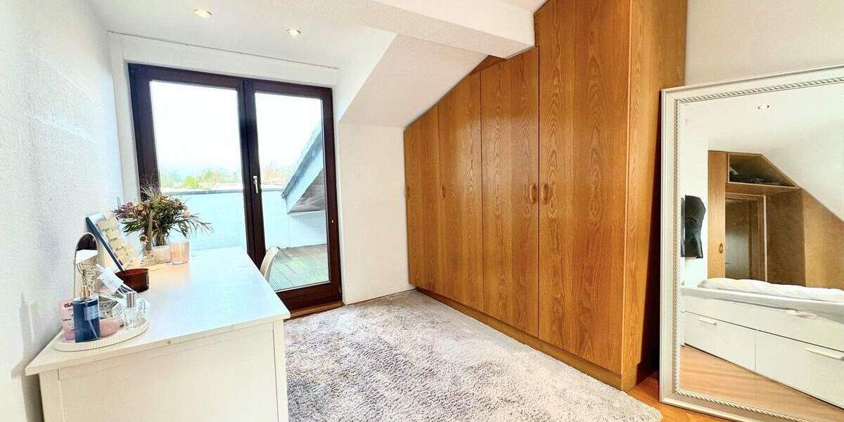 Etagenwohnung Hilden Forstbach - 3 Zimmer, 120 m&sup2;, 389.000&euro; | Angebot:24424456