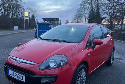 Fiat Punto 121.000 km 2.700 &euro; Velbert 42551