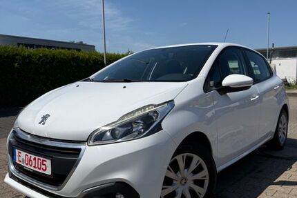 Peugeot 208 130.400 km 5.500 &euro; Wuppertal 42329