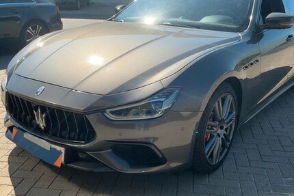 Maserati Ghibli 105.700 km 34.990 &euro; Düsseldorf 40589