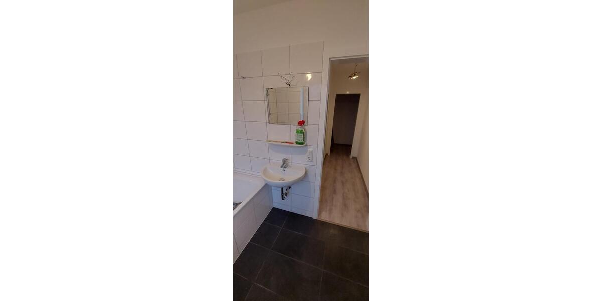 Etagenwohnung Neuss Reuschenberg - 3 Zimmer, 77 m&sup2;, 930&euro; | Angebot:25844077
