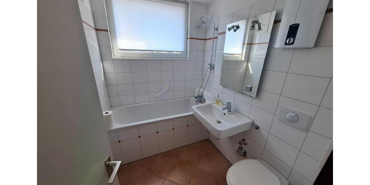 Etagenwohnung Neuss - 2.5 Zimmer, 74 m&sup2;, 219.000&euro; | Angebot:26577374