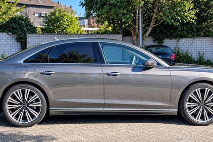 Audi A8 80.000 km 44.999 &euro; Düsseldorf 40489